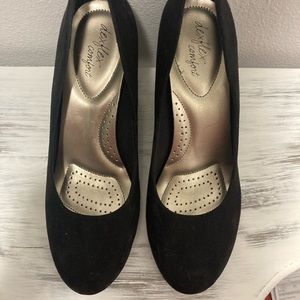 Black Wedge Shoe